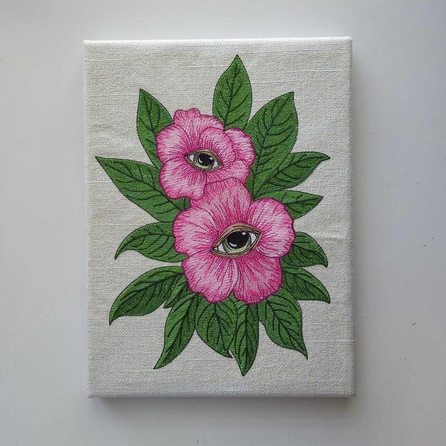 Hibiscus Eye 9" x 12"